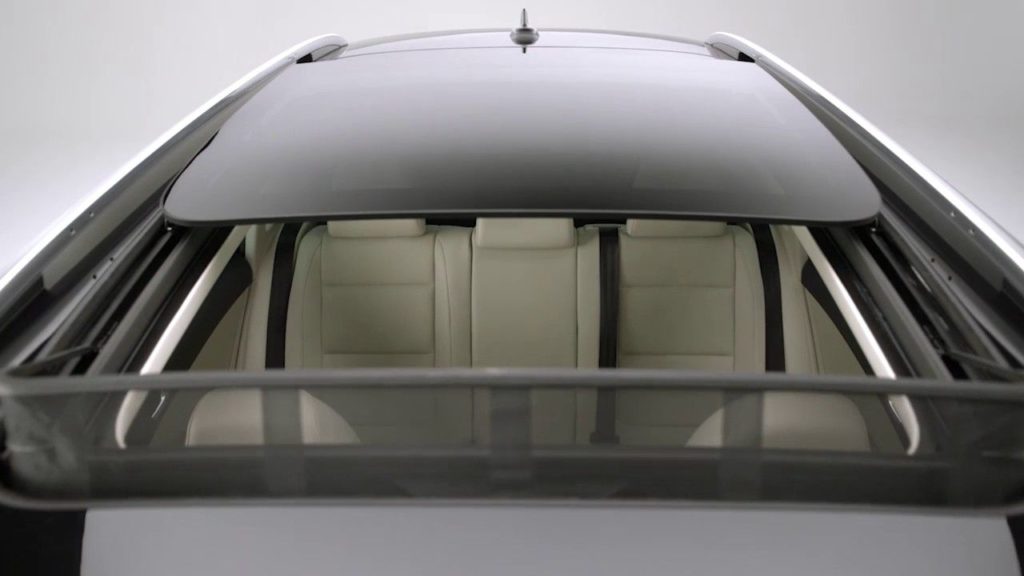 Toit ouvrant  panoramique ouvert | Réparer son déflecteur d'air de toit ouvrant VW Audi